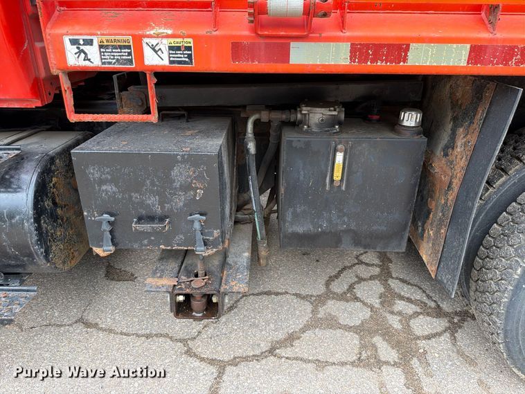 image for item FH6340 2007 International 7400 dump truck