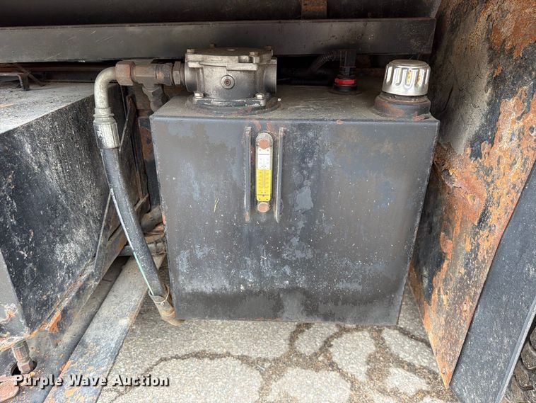 image for item FH6340 2007 International 7400 dump truck