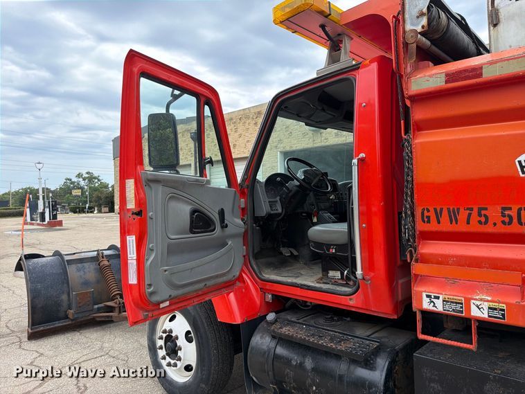 image for item FH6340 2007 International 7400 dump truck