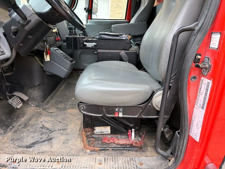 image for item FH6340 2007 International 7400 dump truck