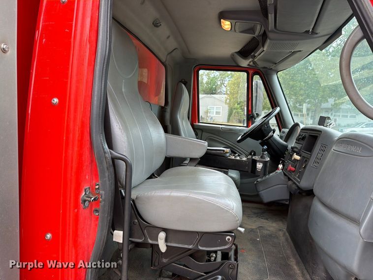 image for item FH6340 2007 International 7400 dump truck