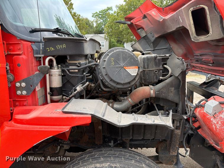 image for item FH6340 2007 International 7400 dump truck