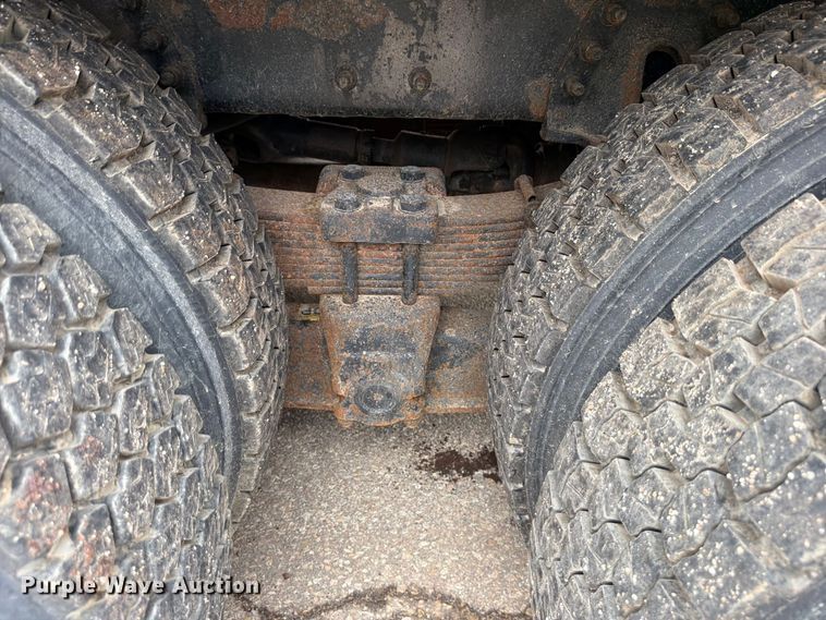 image for item FH6340 2007 International 7400 dump truck