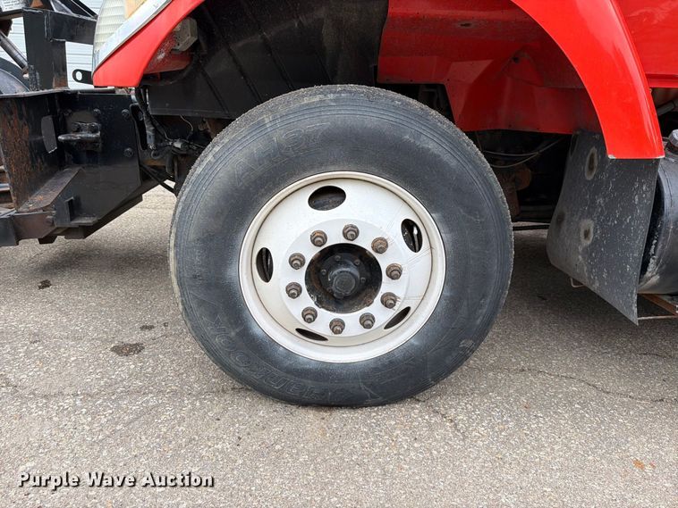 image for item FH6340 2007 International 7400 dump truck