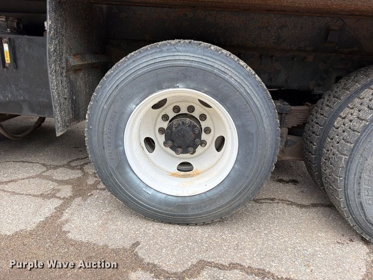 image for item FH6340 2007 International 7400 dump truck