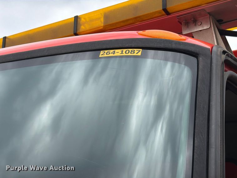 image for item FH6340 2007 International 7400 dump truck