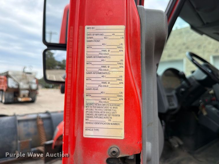 image for item FH6340 2007 International 7400 dump truck