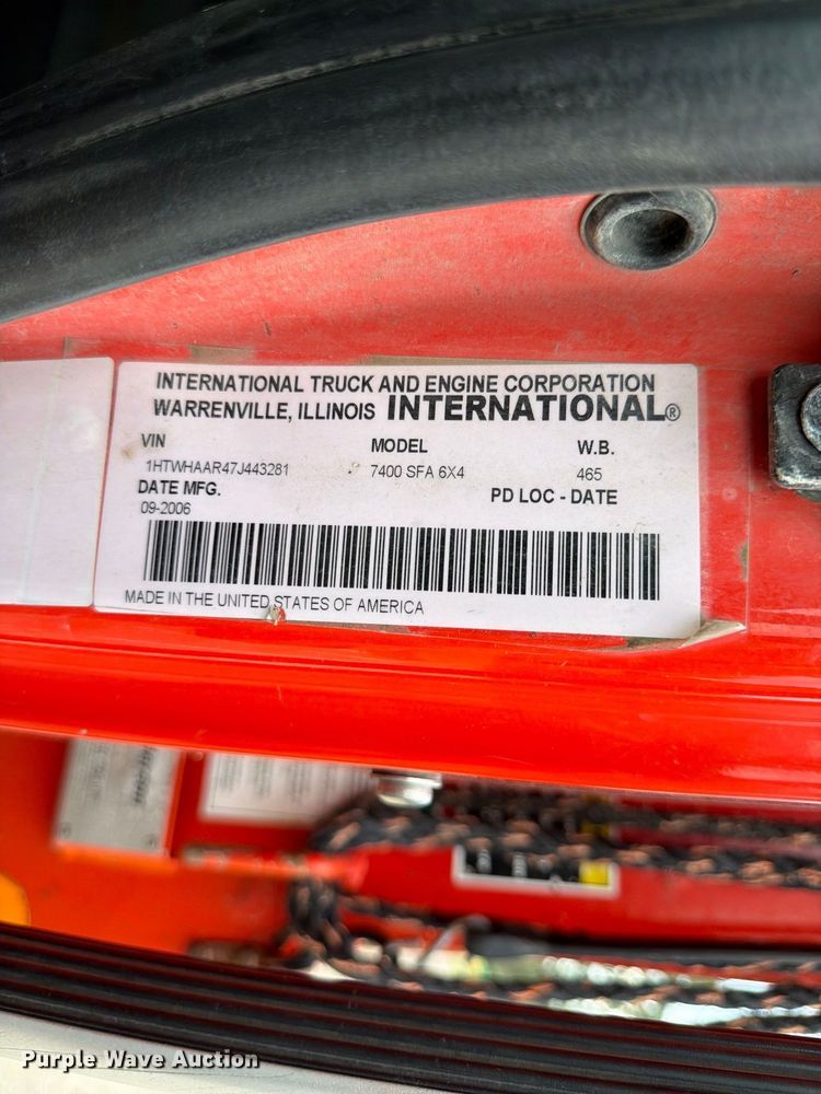 image for item FH6340 2007 International 7400 dump truck