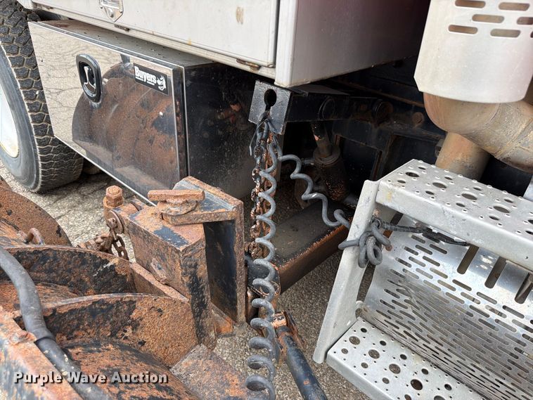 image for item FH6341 2009 Sterling L7500 dump truck