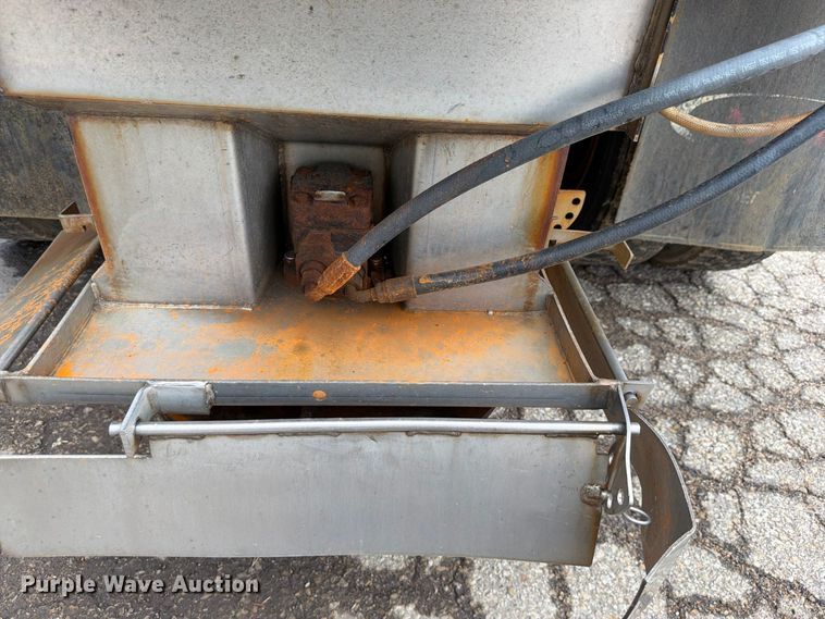 image for item FH6341 2009 Sterling L7500 dump truck