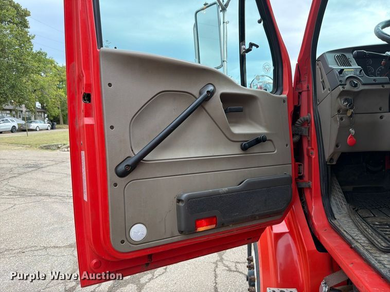 image for item FH6341 2009 Sterling L7500 dump truck