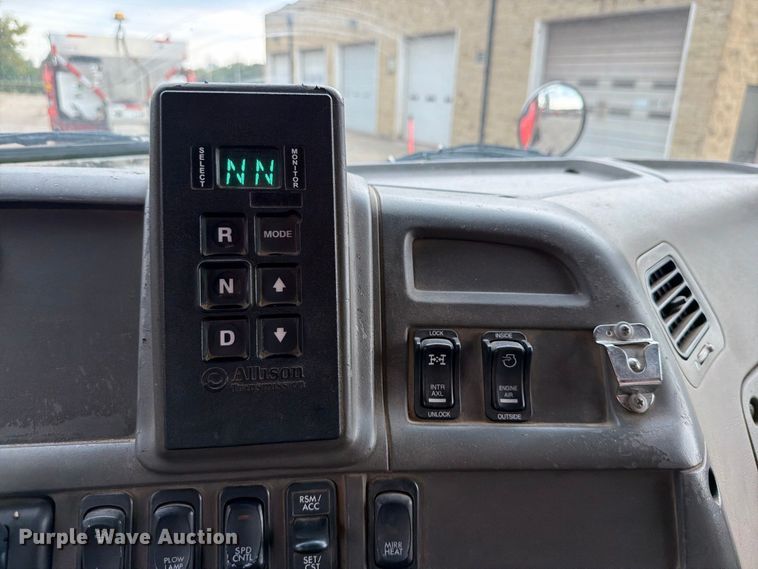 image for item FH6341 2009 Sterling L7500 dump truck