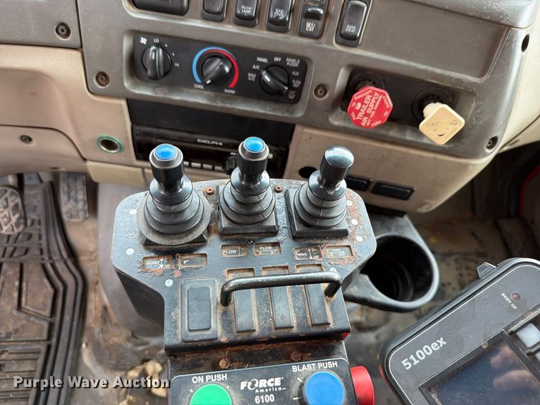 image for item FH6341 2009 Sterling L7500 dump truck