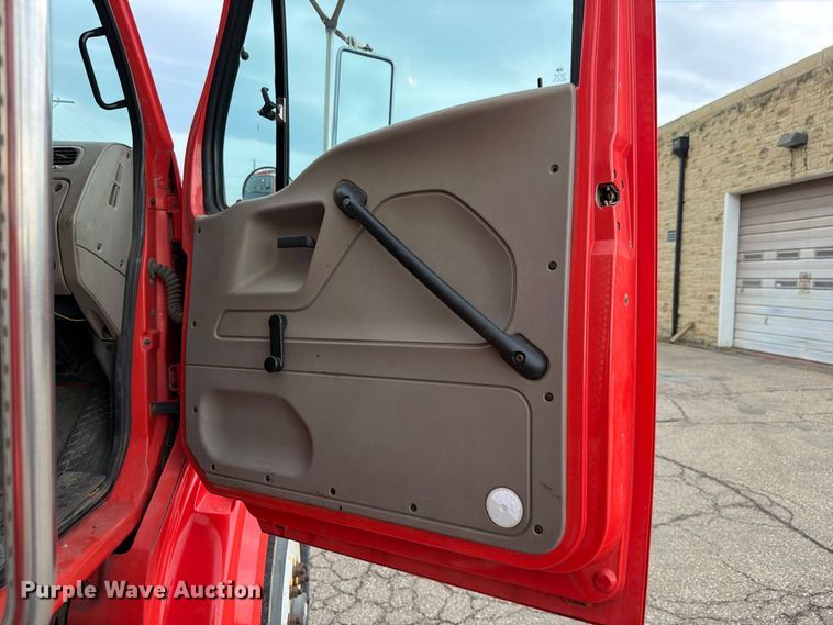 image for item FH6341 2009 Sterling L7500 dump truck