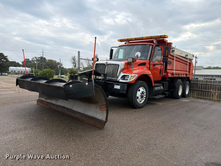 2007 International 7400 dump truck