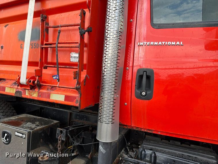 image for item FH6342 2007 International 7400 dump truck