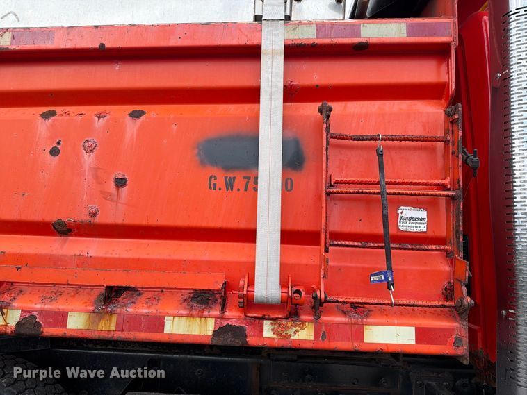 image for item FH6342 2007 International 7400 dump truck