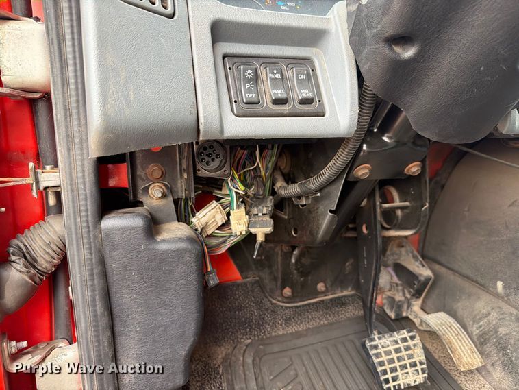 image for item FH6342 2007 International 7400 dump truck