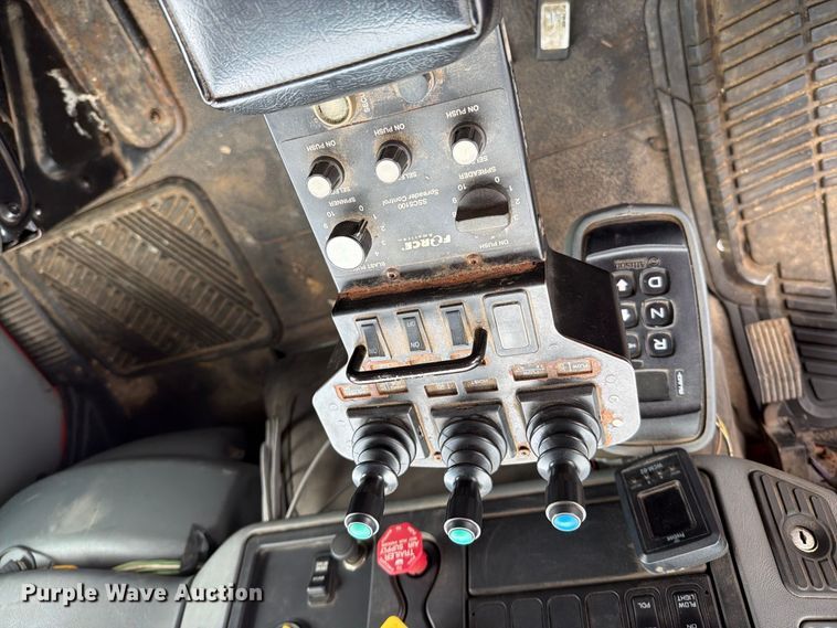 image for item FH6342 2007 International 7400 dump truck