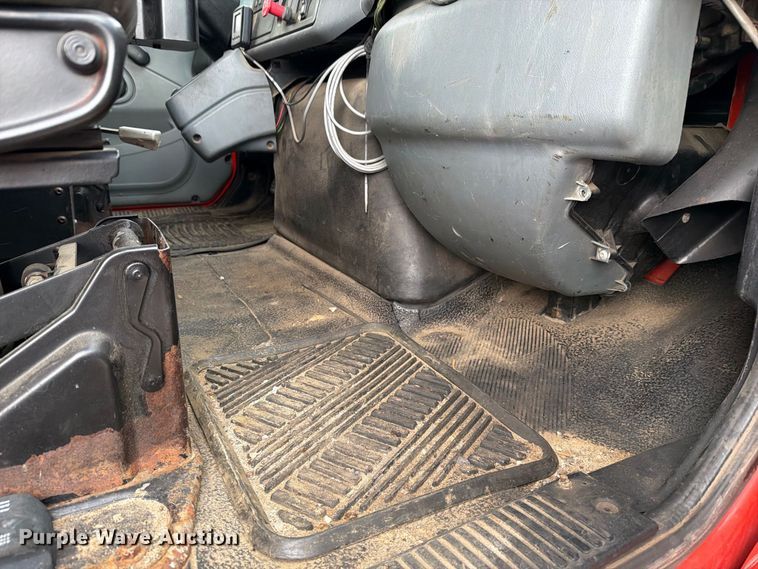 image for item FH6342 2007 International 7400 dump truck