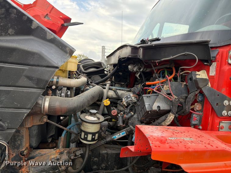 image for item FH6342 2007 International 7400 dump truck