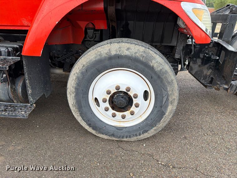 image for item FH6342 2007 International 7400 dump truck