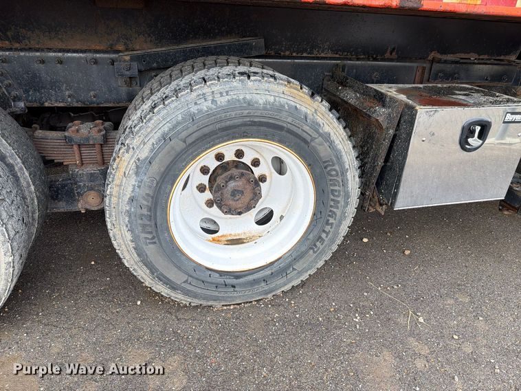 image for item FH6342 2007 International 7400 dump truck