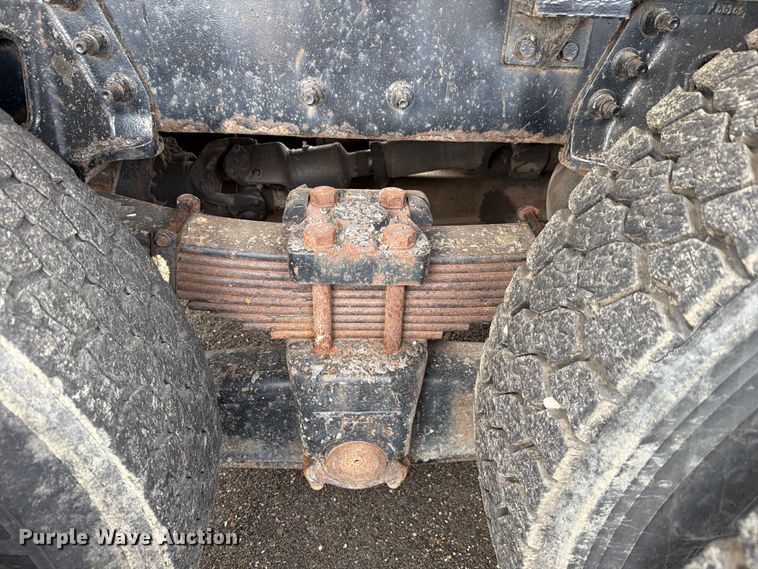 image for item FH6342 2007 International 7400 dump truck