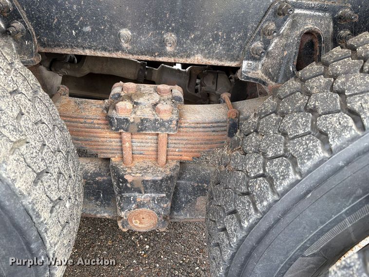 image for item FH6342 2007 International 7400 dump truck