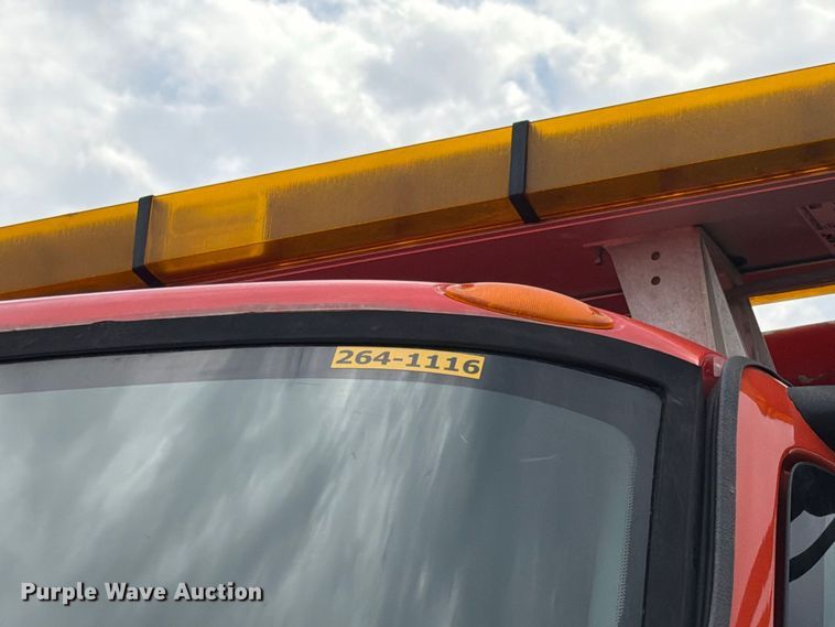 image for item FH6342 2007 International 7400 dump truck