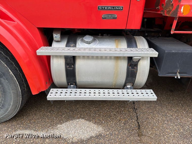 image for item FH6343 2009 Sterling L7500 dump truck