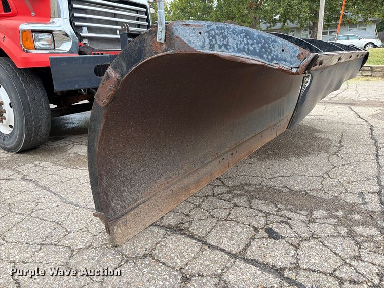 image for item FH6343 2009 Sterling L7500 dump truck