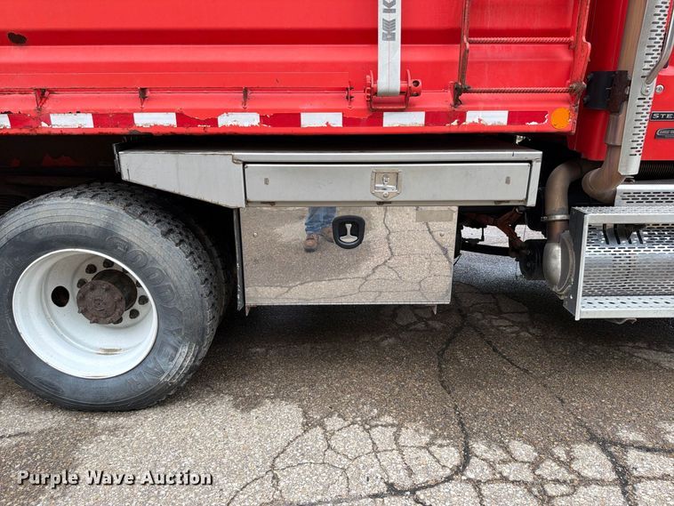 image for item FH6343 2009 Sterling L7500 dump truck