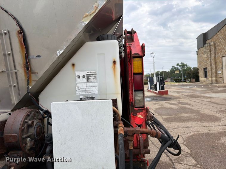 image for item FH6343 2009 Sterling L7500 dump truck
