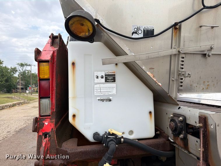image for item FH6343 2009 Sterling L7500 dump truck