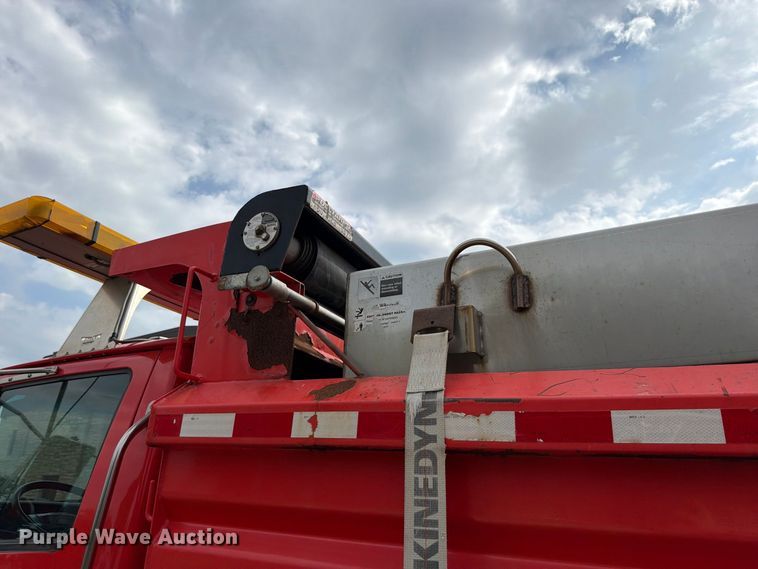 image for item FH6343 2009 Sterling L7500 dump truck