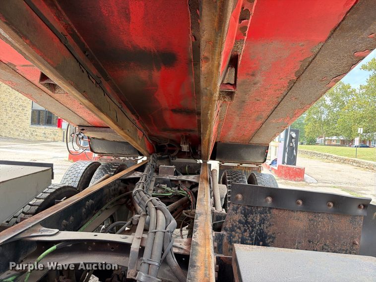 image for item FH6343 2009 Sterling L7500 dump truck