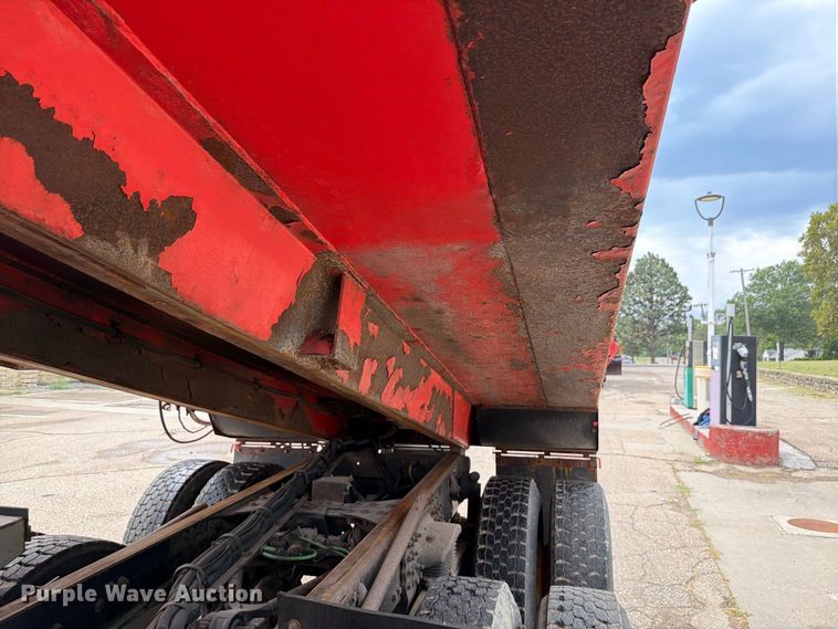 image for item FH6343 2009 Sterling L7500 dump truck