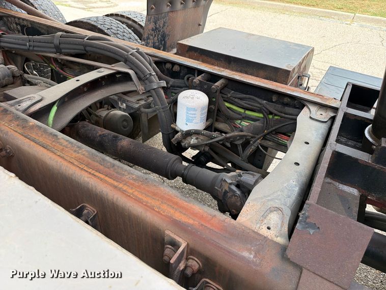 image for item FH6343 2009 Sterling L7500 dump truck