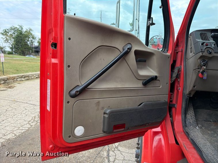 image for item FH6343 2009 Sterling L7500 dump truck