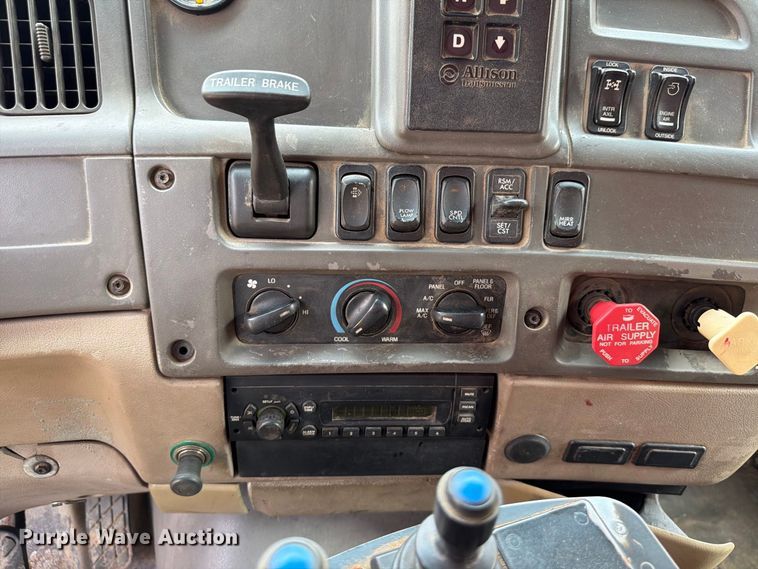 image for item FH6343 2009 Sterling L7500 dump truck