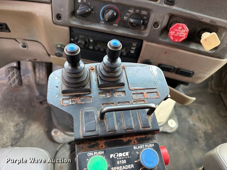 image for item FH6343 2009 Sterling L7500 dump truck