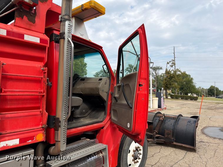 image for item FH6343 2009 Sterling L7500 dump truck