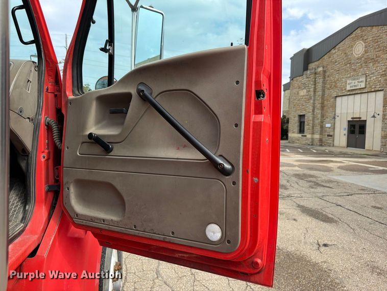 image for item FH6343 2009 Sterling L7500 dump truck