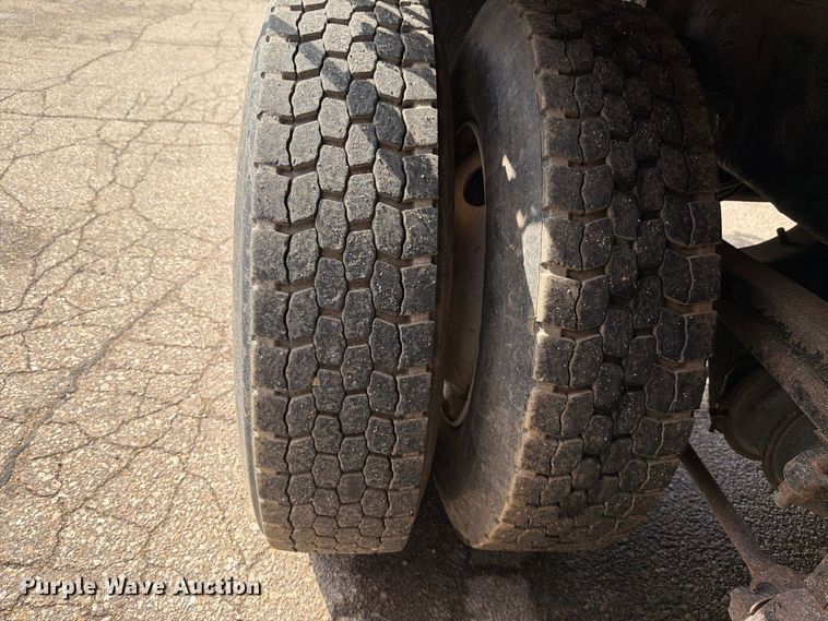 image for item FH6343 2009 Sterling L7500 dump truck