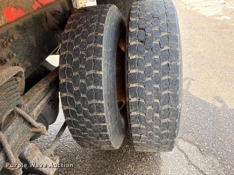 image for item FH6343 2009 Sterling L7500 dump truck