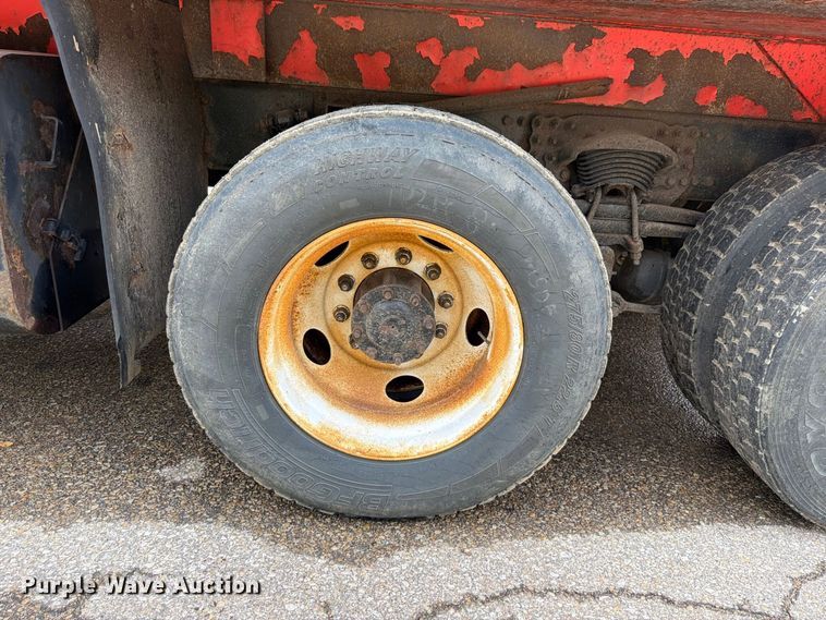 image for item FH6343 2009 Sterling L7500 dump truck