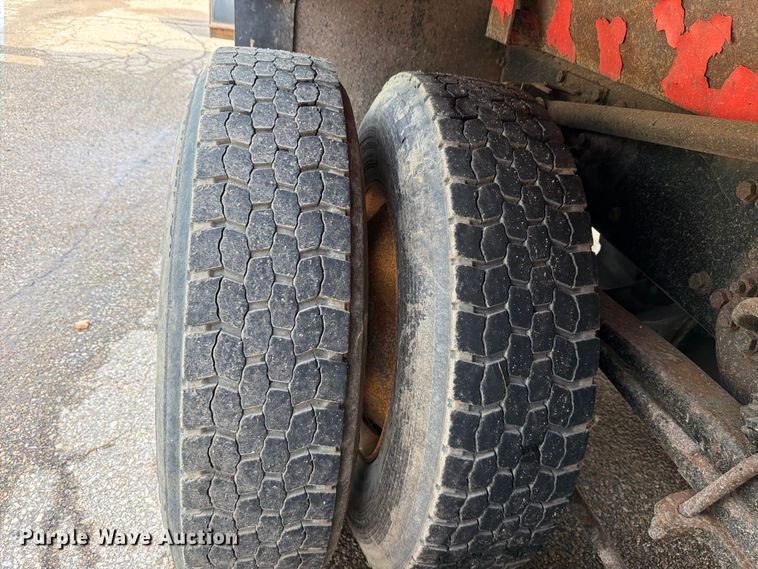 image for item FH6343 2009 Sterling L7500 dump truck