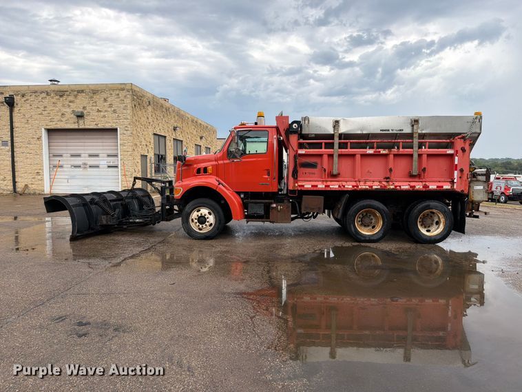 image for item FH6352 2003 Sterling L7500 dump truck