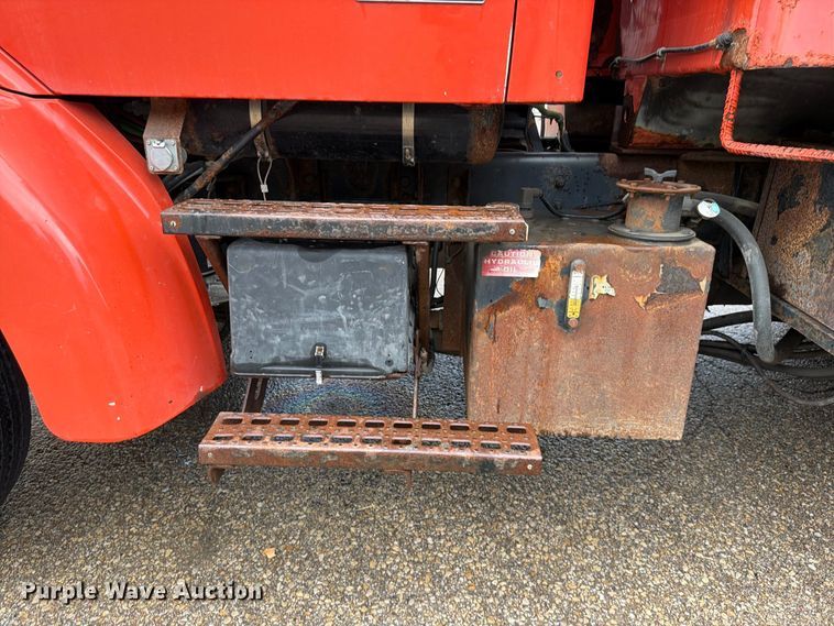 image for item FH6352 2003 Sterling L7500 dump truck